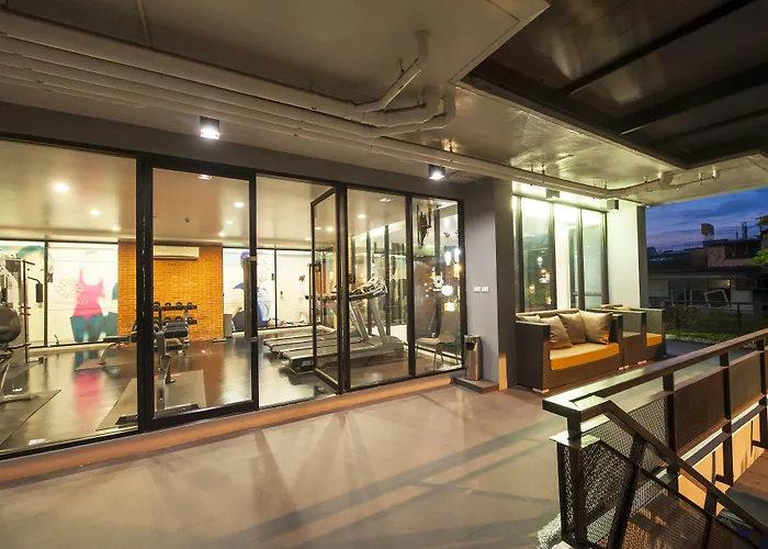 Marigold Sukhumvit - Free Shuttle To Bts Bearing Station ホテル バンコク都