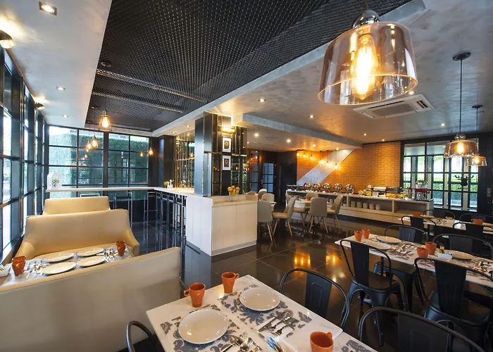 Marigold Sukhumvit - Free Shuttle To Bts Bearing Station ホテル 4*