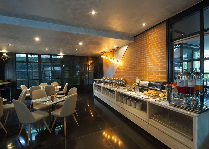 ホテル Marigold Sukhumvit - Free Shuttle To Bts Bearing Station 4*