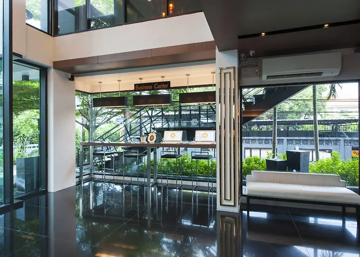 Marigold Sukhumvit - Free Shuttle To Bts Bearing Station バンコク都
