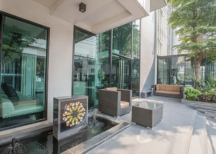 Marigold Sukhumvit - Free Shuttle To Bts Bearing Station バンコク都