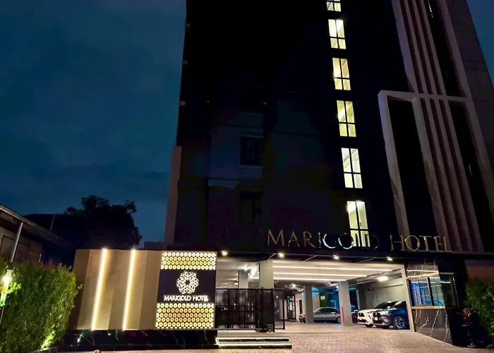 Marigold Sukhumvit - Free Shuttle To Bts Bearing Station ホテル バンコク都